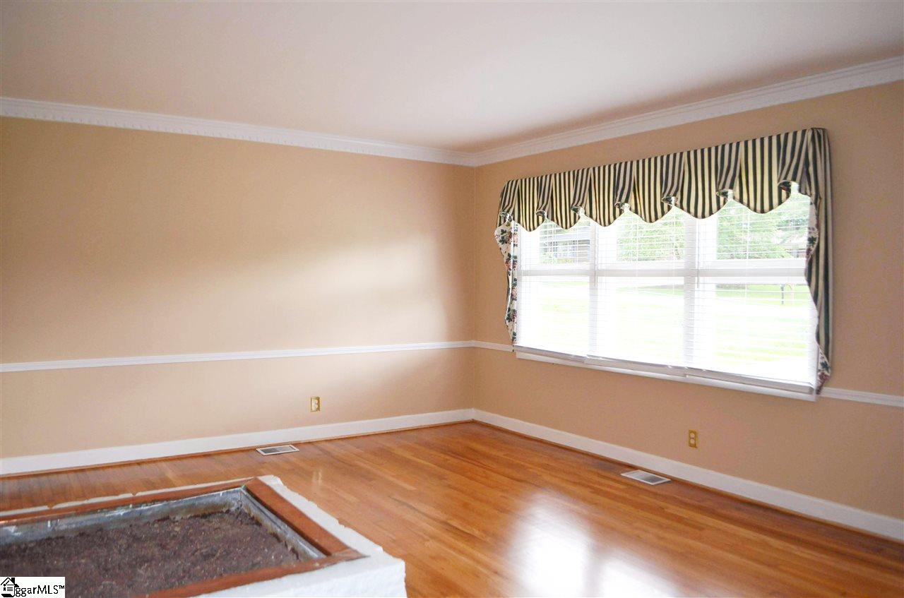 108 Farmington Road Greenville, SC 29605 - Photo 7 of 33