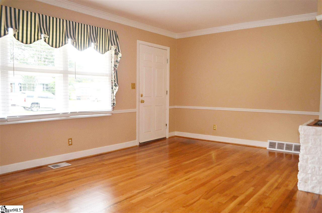 108 Farmington Road Greenville, SC 29605 - Photo 8 of 33