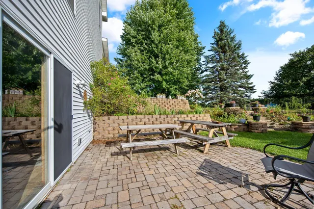 $725,000 | 35210 Lily Street Northwest, Cambridge, MN 55008