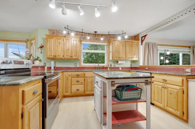 $725,000 | 35210 Lily Street Northwest, Cambridge, MN 55008