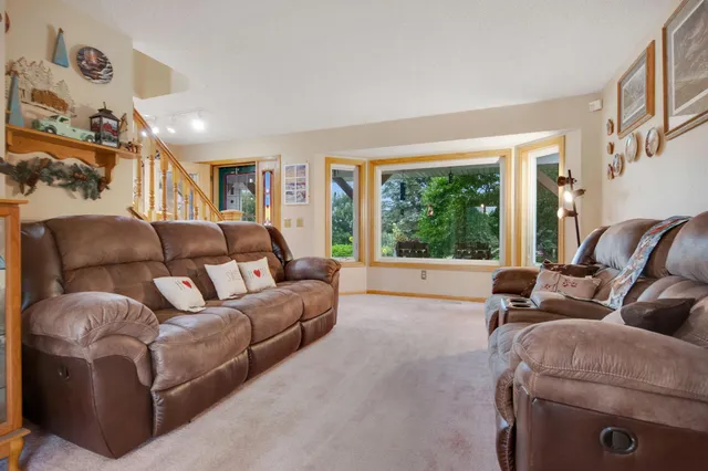 $725,000 | 35210 Lily Street Northwest, Cambridge, MN 55008