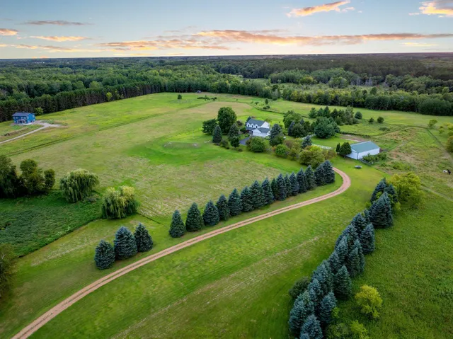 $725,000 | 35210 Lily Street Northwest, Cambridge, MN 55008