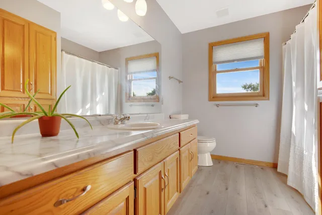 $725,000 | 35210 Lily Street Northwest, Cambridge, MN 55008