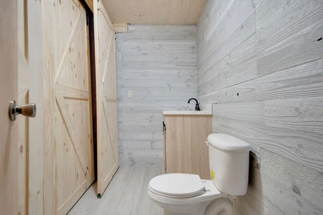 $725,000 | 35210 Lily Street Northwest, Cambridge, MN 55008