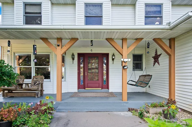 $725,000 | 35210 Lily Street Northwest, Cambridge, MN 55008