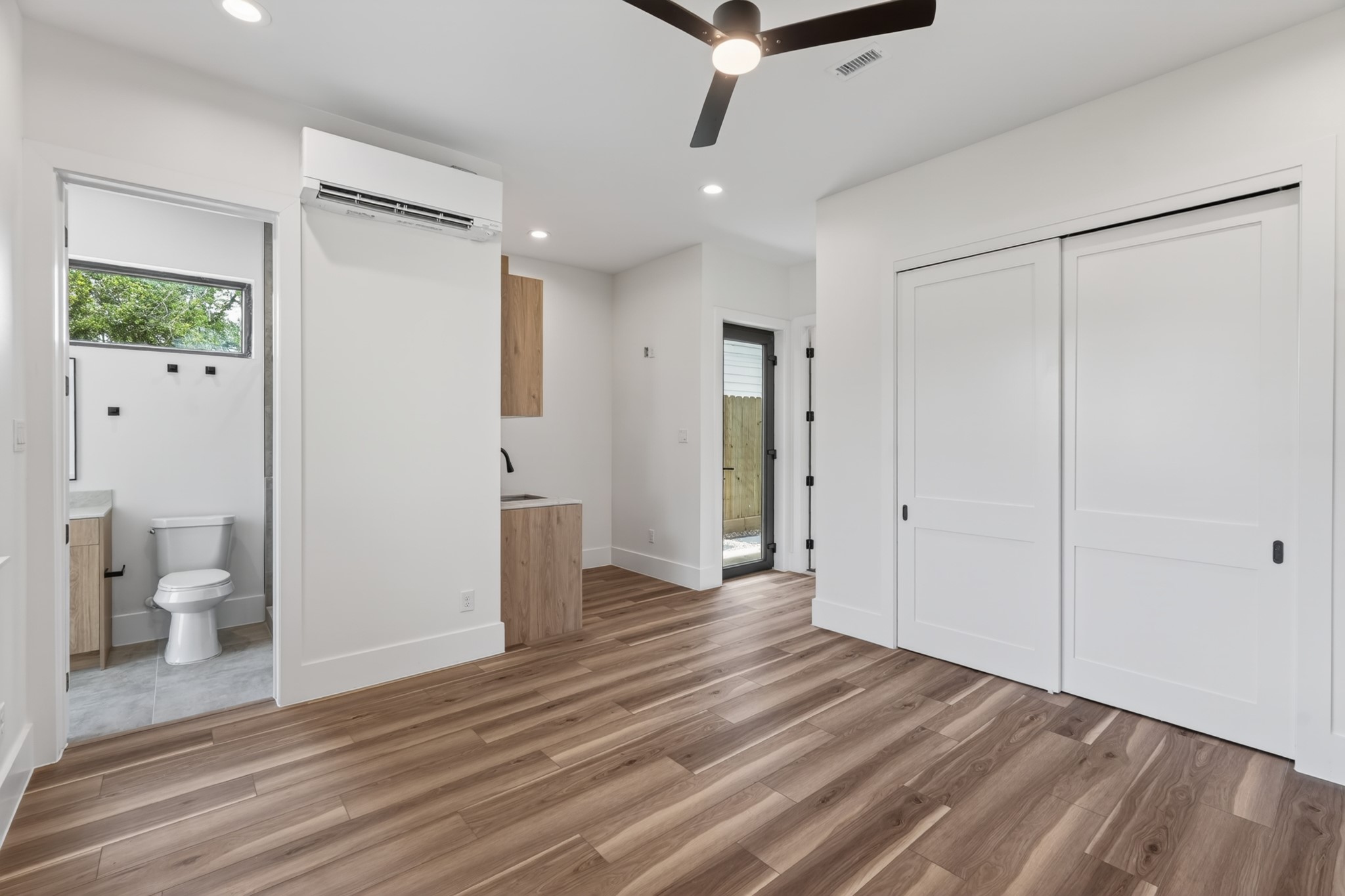 6824 Sidney Street, Unit B Houston, TX 77021 - Photo 8 of 45