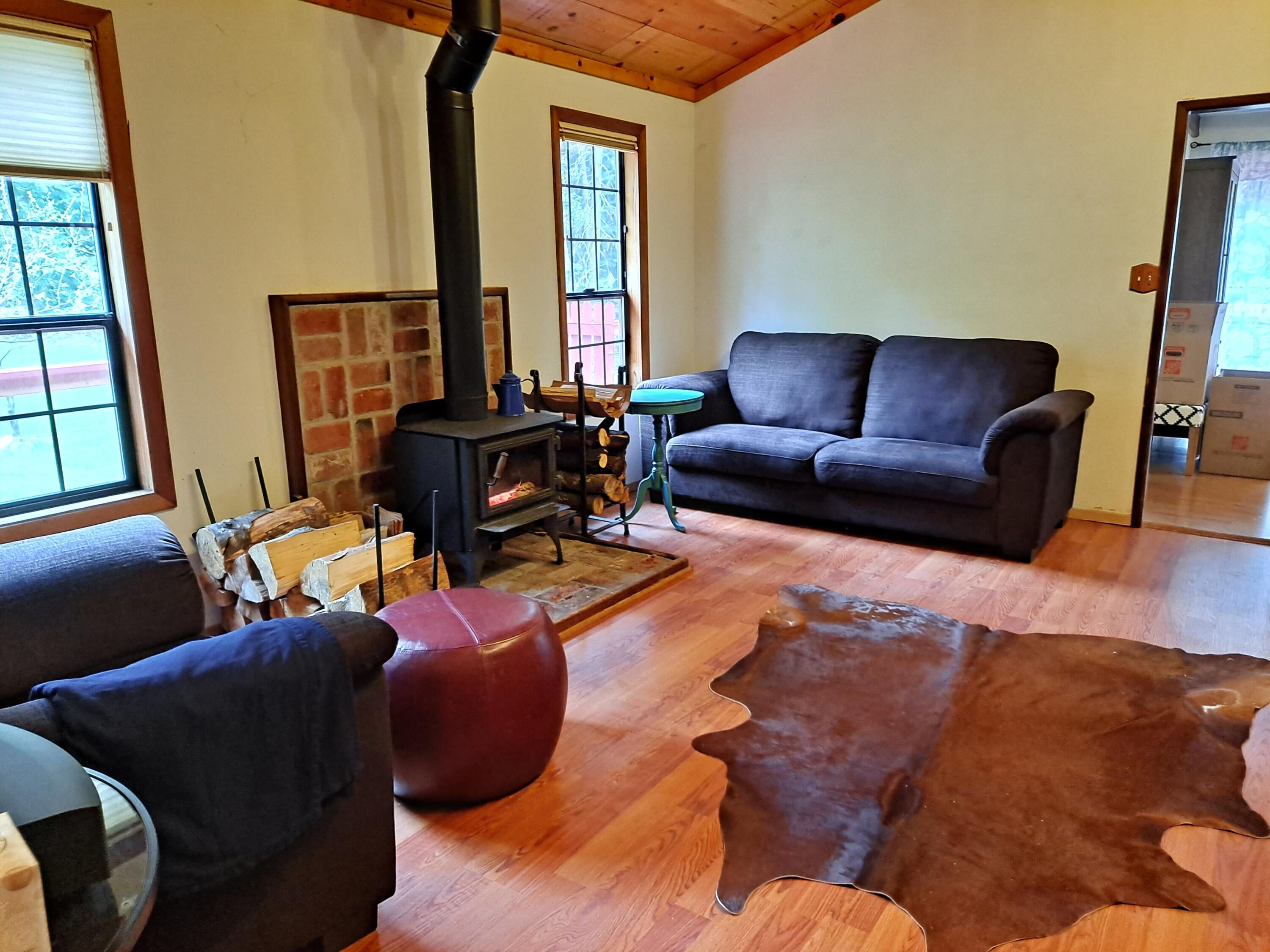 1100 Davidson Road Williams, OR 97544 - Photo 10 of 12 Living room #2