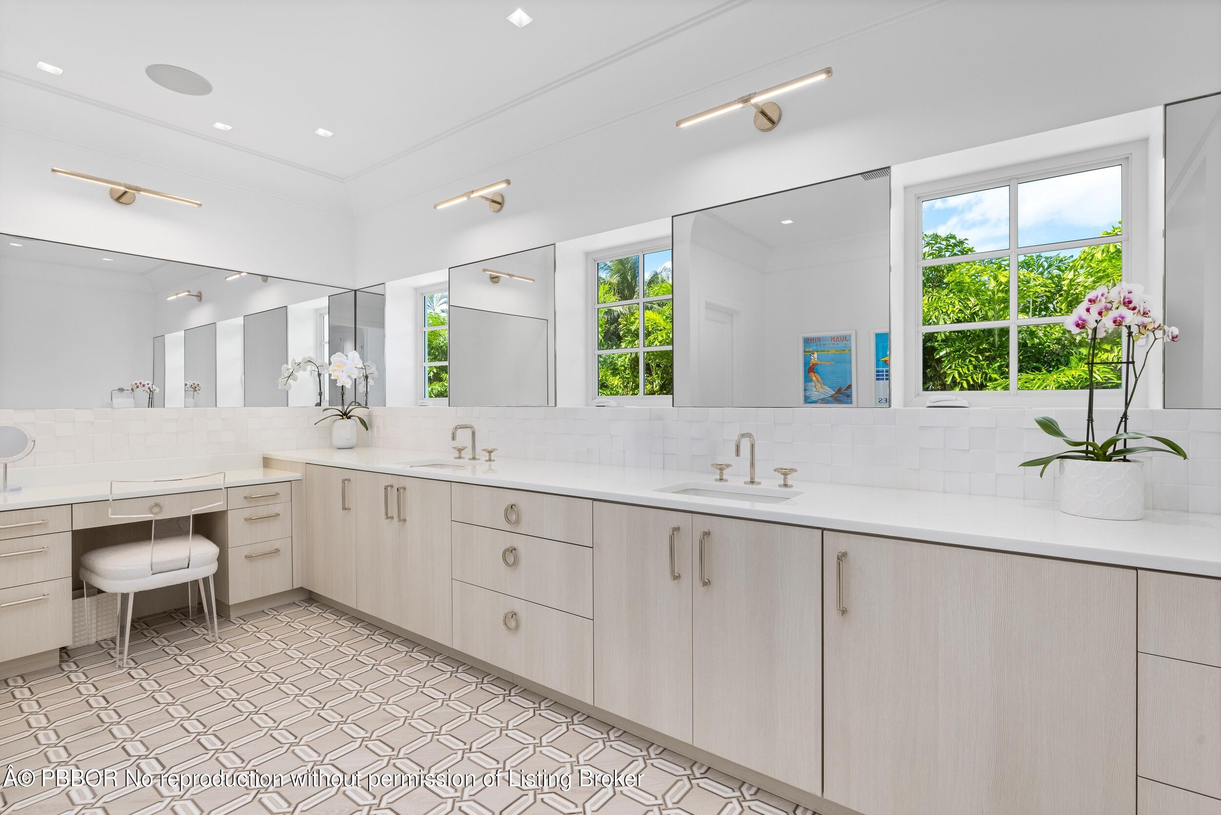 201 Banyan Road Palm Beach, FL 33480 - Photo 18 of 42 Primary Bath