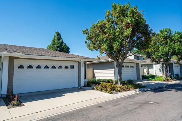 $750,000 | 1015 Gleneagles Place, Vista, CA 92081