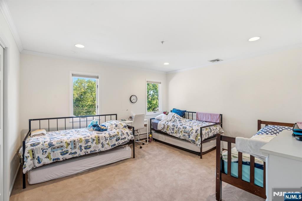 646 Teaneck Road Teaneck, NJ 07666 - Photo 13 of 15