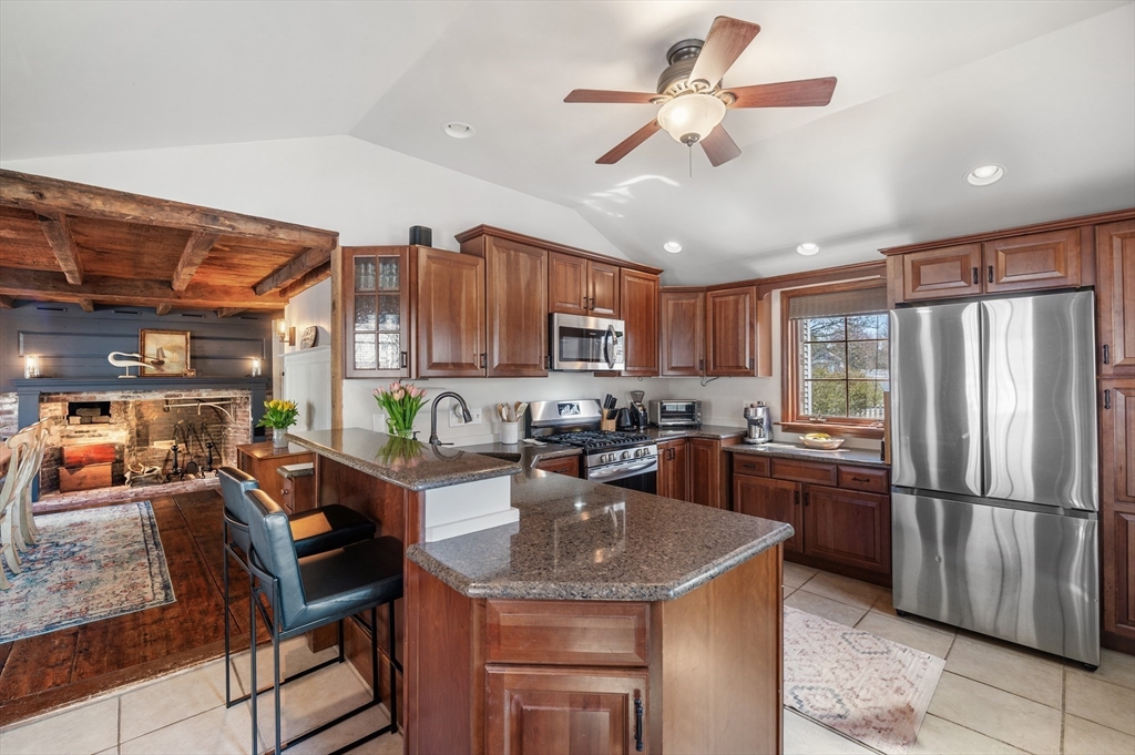 82 Dodge Street, Unit 1 Beverly, MA 01915 - Photo 11 of 42