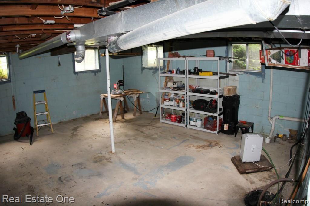 893 Willard Avenue Rochester, MI 48307 - Photo 16 of 44 LizInDetroit_893Willard-16.jpg
