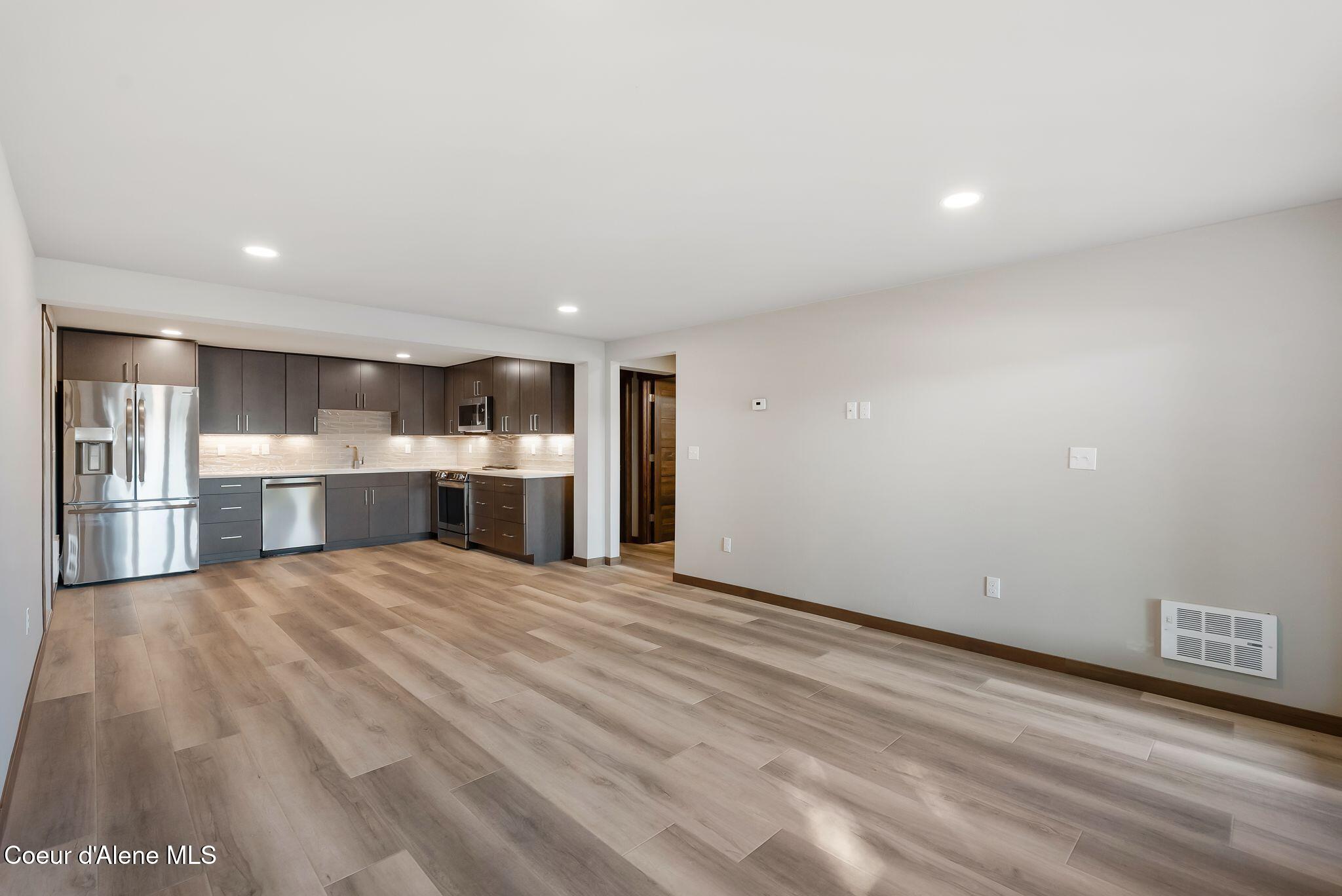 720 North 3rd Avenue, Unit 9 Sandpoint, ID 83864 - Photo 13 of 41 13_DSC09912