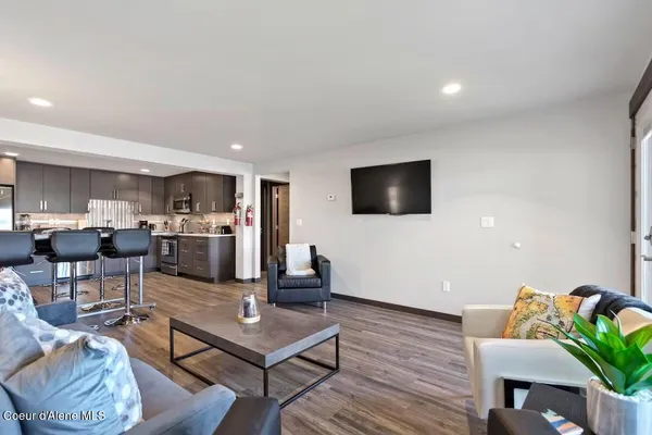 $529,000 | 720 North 3rd Avenue, Unit 9, Sandpoint, ID 83864