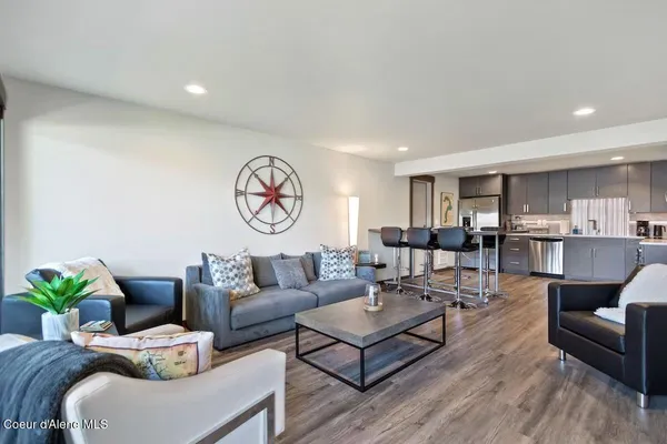 $529,000 | 720 North 3rd Avenue, Unit 9, Sandpoint, ID 83864