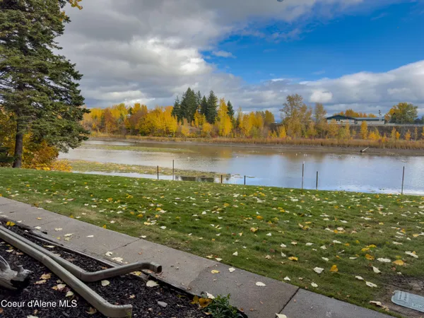 $529,000 | 720 North 3rd Avenue, Unit 9, Sandpoint, ID 83864