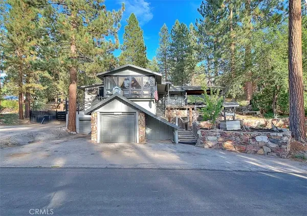 $499,900 | 1002 Cherokee Street, Fawnskin, CA 92333