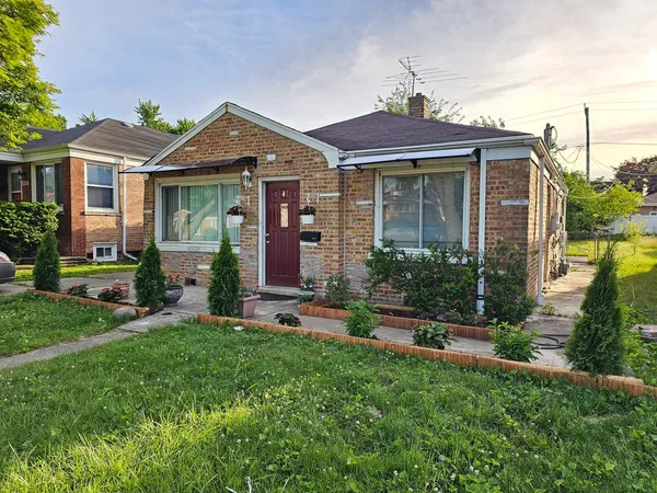 $1,850 | 1430 North Rohde Avenue, Berkeley, IL 60163