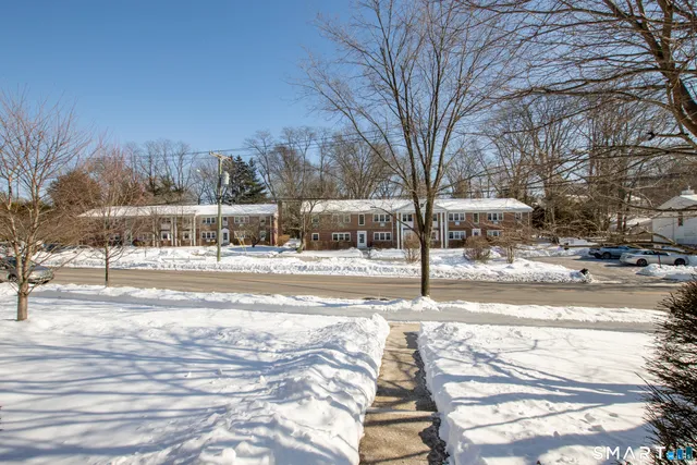 $375,000 | 109 Katona Drive, Unit 18, Fairfield, CT 06824