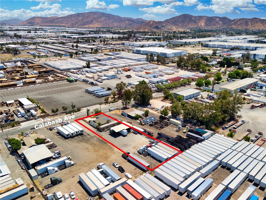 10566 Calabash Avenue Fontana, CA 92337 - Photo 14 of 20 an aerial view of a city