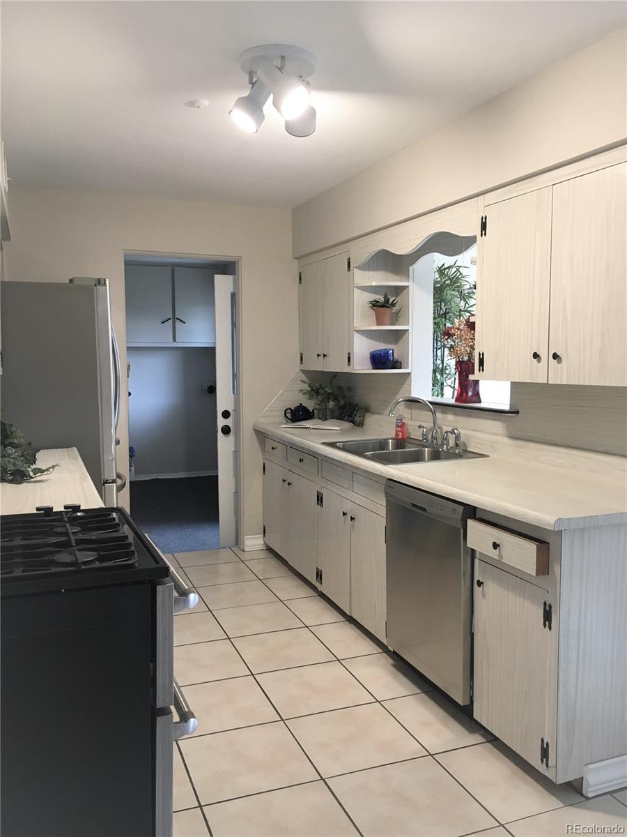 4675 Webster Street Wheat Ridge, CO 80033 - Photo 9 of 28