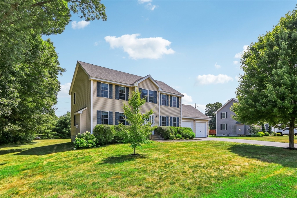 52 Cart Path Road Dracut, MA 01826 - Photo 3 of 42 Gallery Image 3