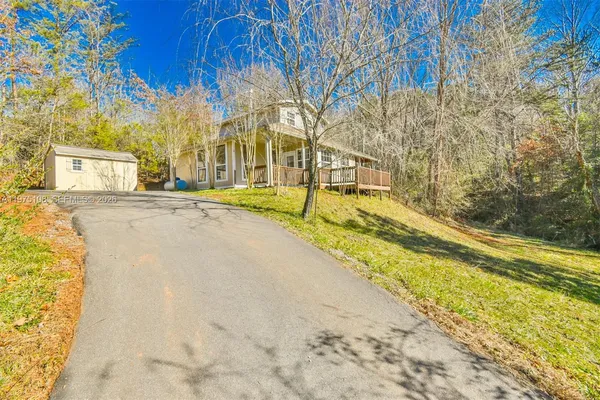 $1,980 | 1216 Bugscuffle Road, Hiawassee, GA 30546