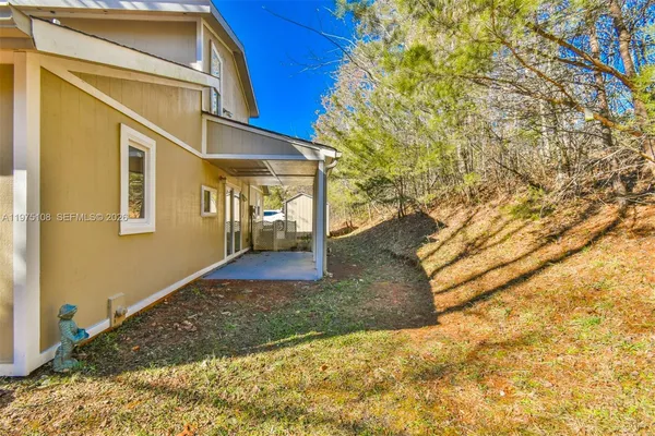 $1,980 | 1216 Bugscuffle Road, Hiawassee, GA 30546