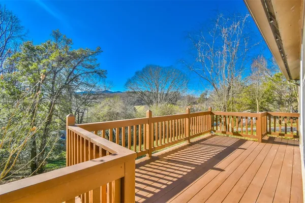 $1,980 | 1216 Bugscuffle Road, Hiawassee, GA 30546