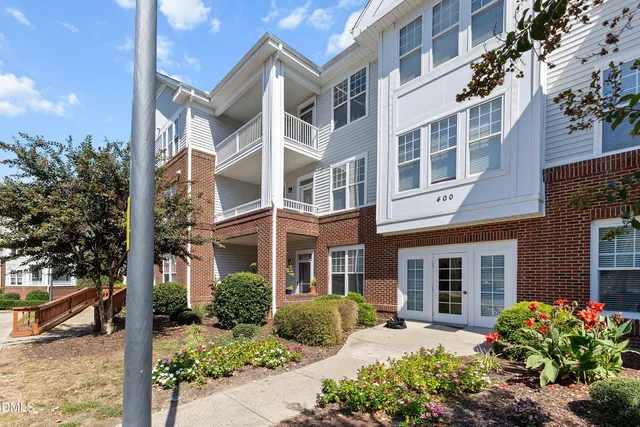 $290,000 | 427 Eyam Hall Lane, Apex, NC 27502