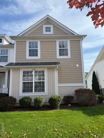 $1,950 | 213 Countryshire Drive, Lake St. Louis, MO 63367