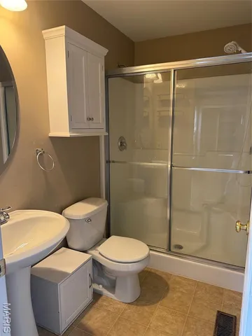 $1,950 | 213 Countryshire Drive, Lake St. Louis, MO 63367