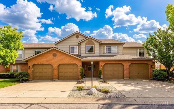 $301,000 | 5570 Harbourwatch Way, Unit 203, Mason, OH 45040