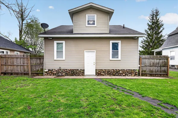 $197,900 | 105 Summer Street, Battle Creek, MI 49015