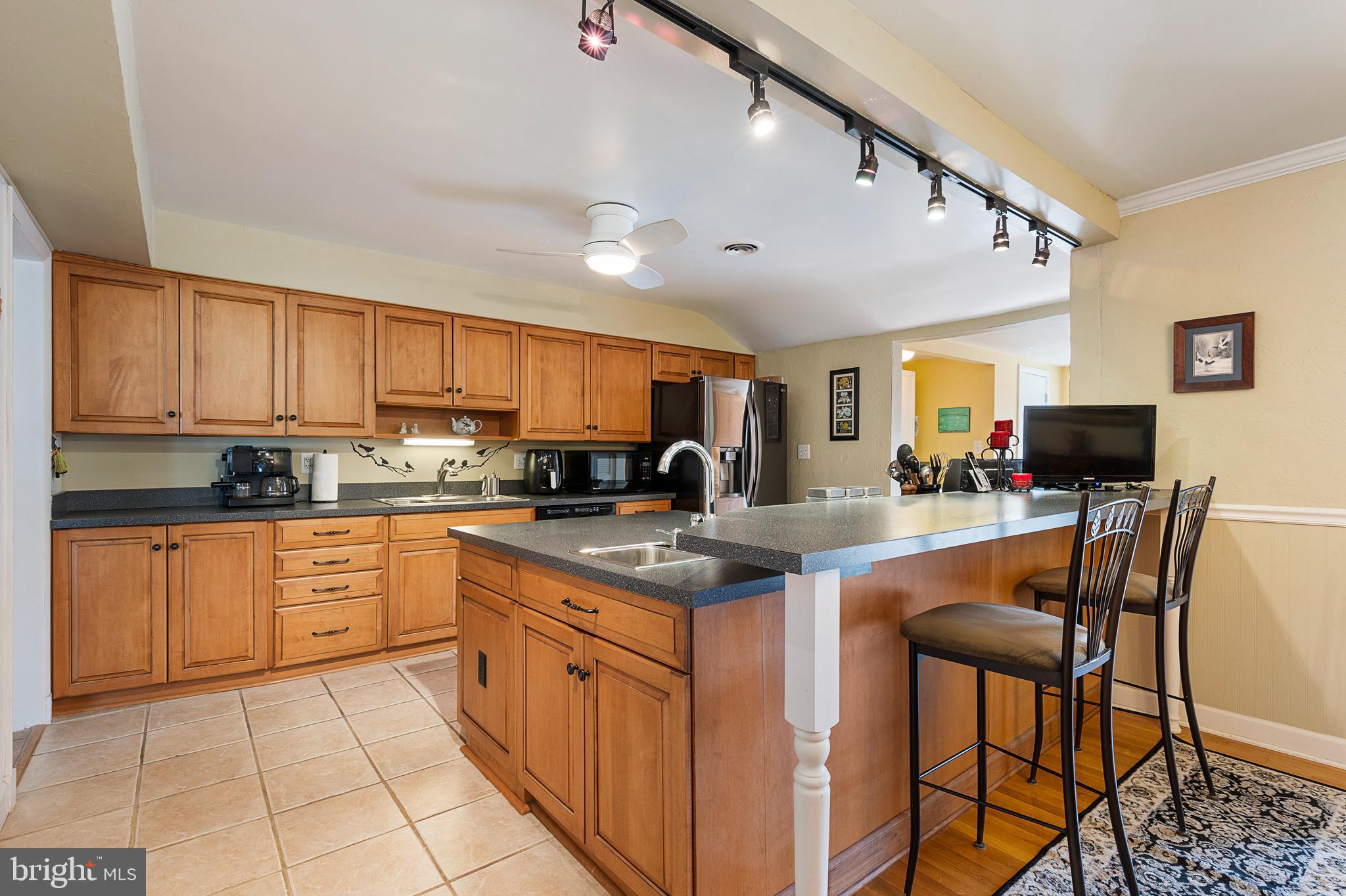 1909 Pot Spring Road Lutherville-Timonium, MD 21093 - Photo 11 of 60 Kitchen/island