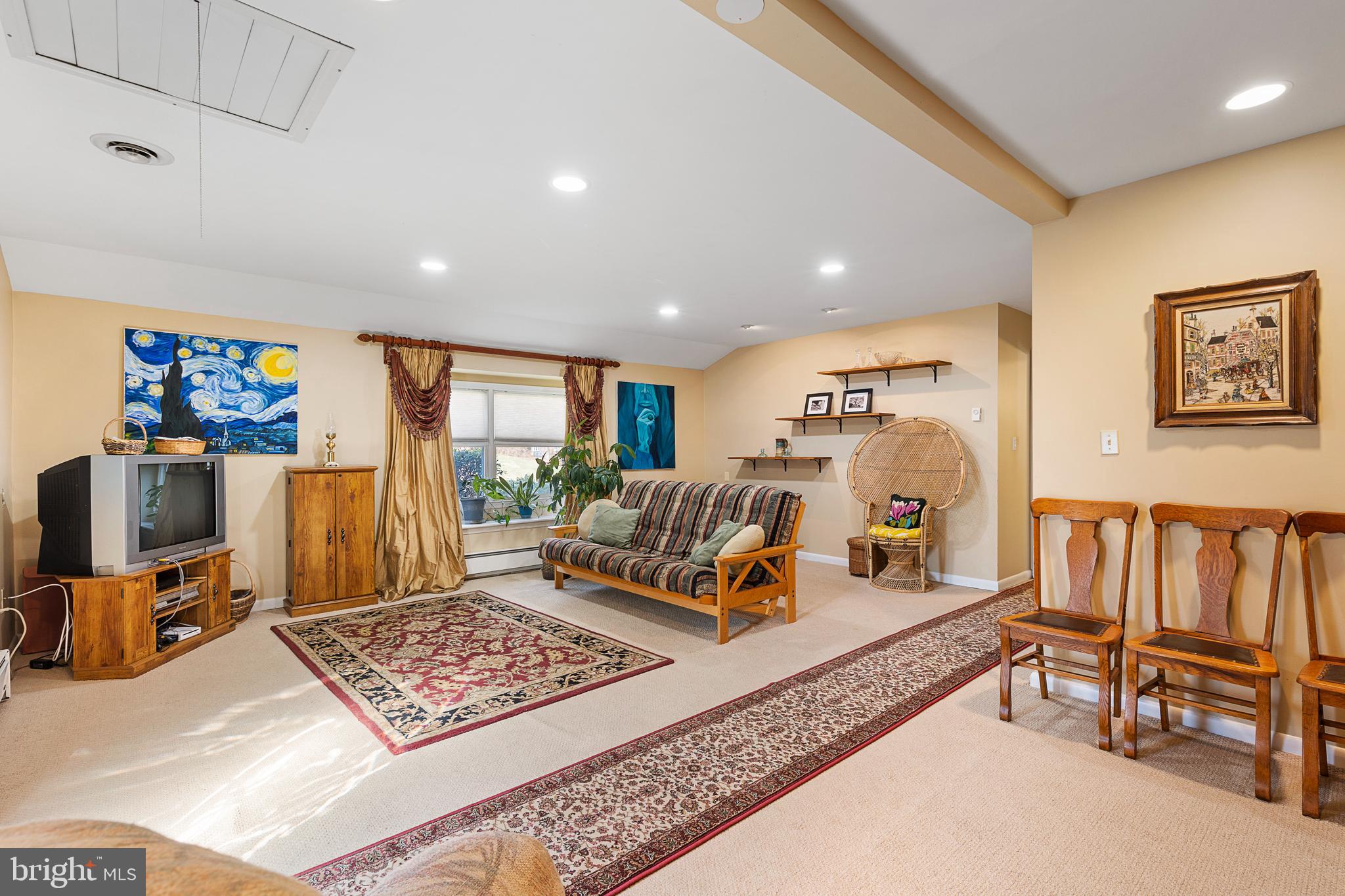1909 Pot Spring Road Lutherville-Timonium, MD 21093 - Photo 22 of 60 Family room