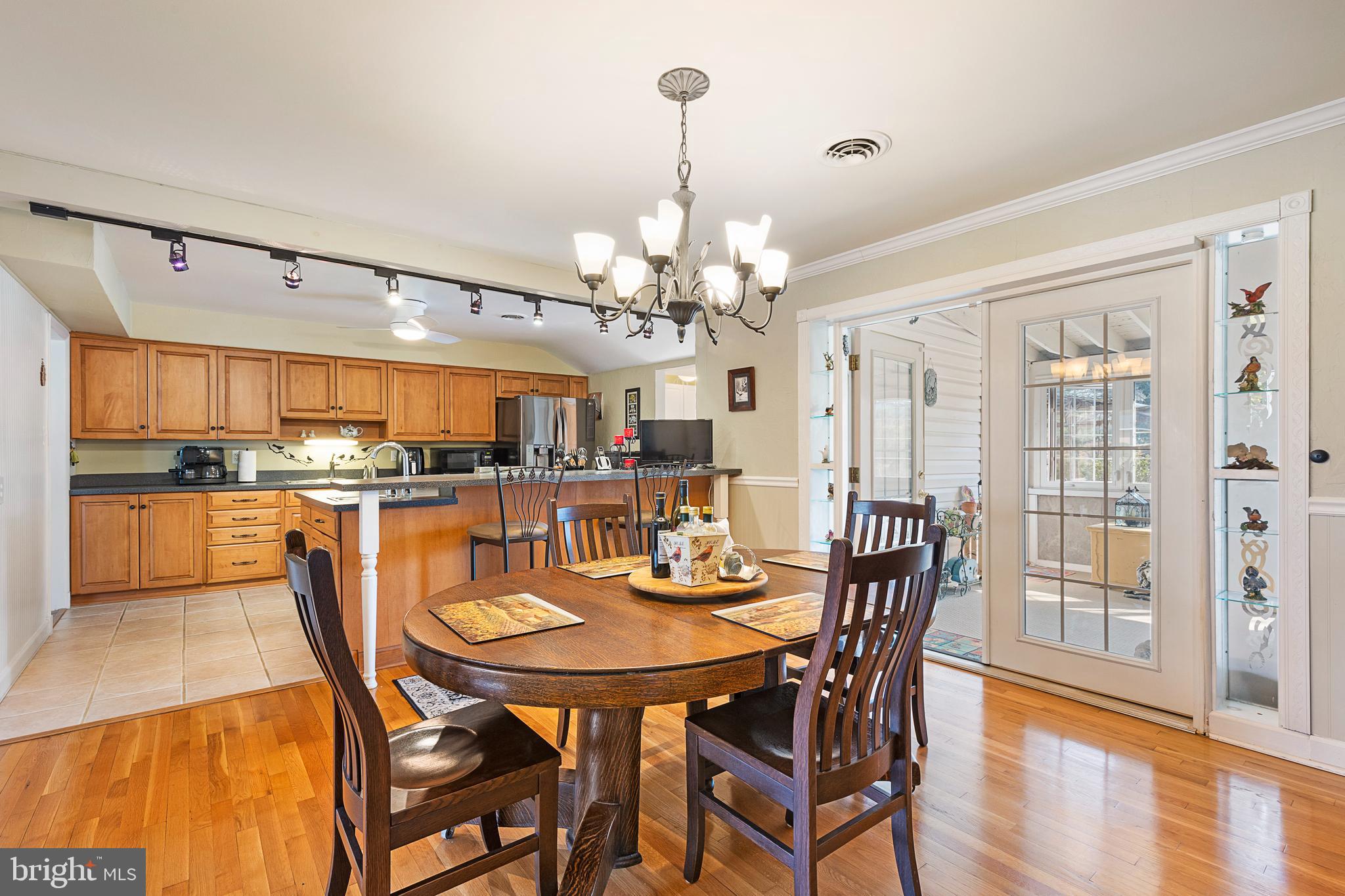 1909 Pot Spring Road Lutherville-Timonium, MD 21093 - Photo 8 of 60 Dining room/kitchen