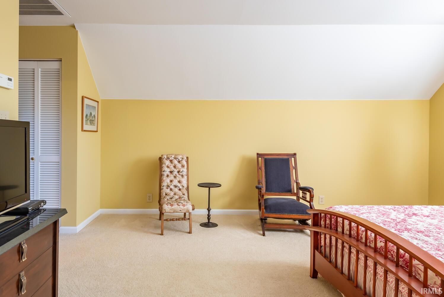 2413 East Boston Road Bloomington, IN 47401 - Photo 9 of 36