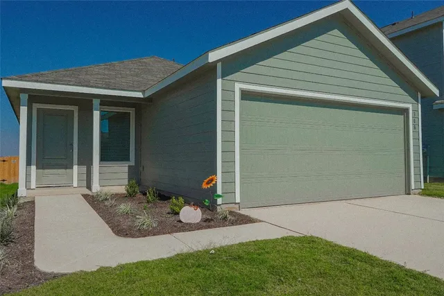 $1,800 | 308 Cowpoke Drive, Jarrell, TX 76537