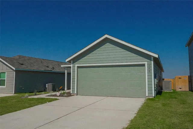 $1,800 | 308 Cowpoke Drive, Jarrell, TX 76537