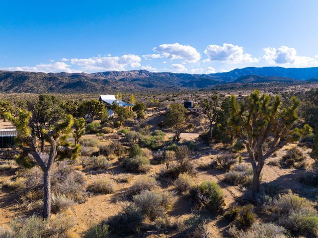 $990,000 | 1102 Burlington Road, Landers, CA 92285