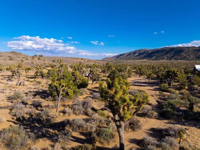 $990,000 | 1102 Burlington Road, Landers, CA 92285