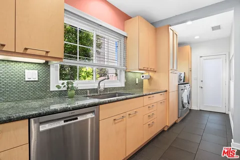 $1,895,000 | 825 South Stanley Avenue, Los Angeles, CA 90036