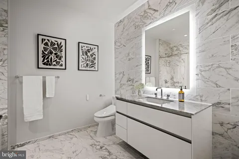 $1,380,000 | 1781 North Pierce Street, Unit 501, Arlington, VA 22209