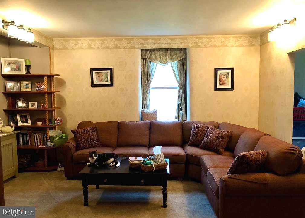 18 Cleaver School Road Boyertown, PA 19512 - Photo 22 of 35 Living Room