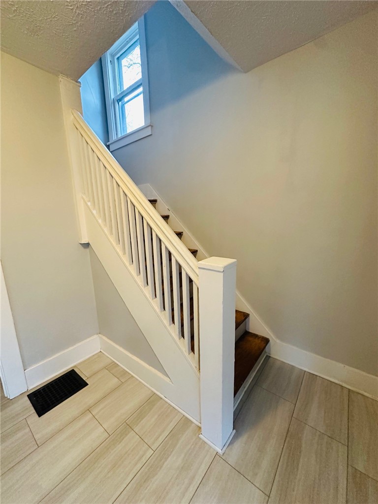 511 South Lincoln Road East Rochester, NY 14445 - Photo 5 of 29