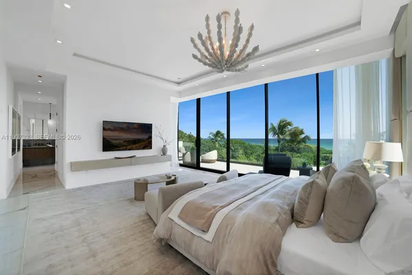 $40,000,000 | 7845 Atlantic Way, Miami Beach, FL 33141