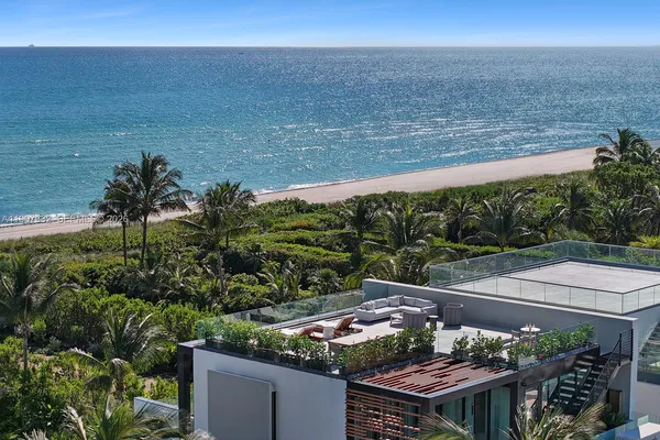 $40,000,000 | 7845 Atlantic Way, Miami Beach, FL 33141