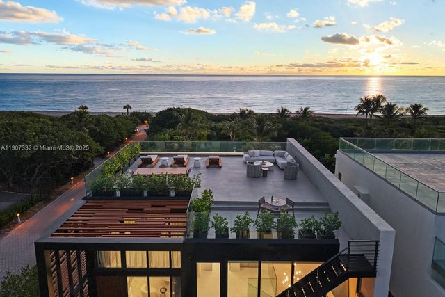 $40,000,000 | 7845 Atlantic Way, Miami Beach, FL 33141