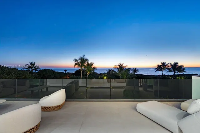 $40,000,000 | 7845 Atlantic Way, Miami Beach, FL 33141
